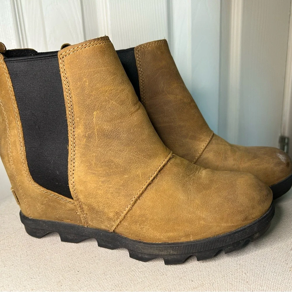 Sorel Women's Joan Of Arctic™ Wedge II Chelsea Bootie in Elk Snow Boot Sz 8.5